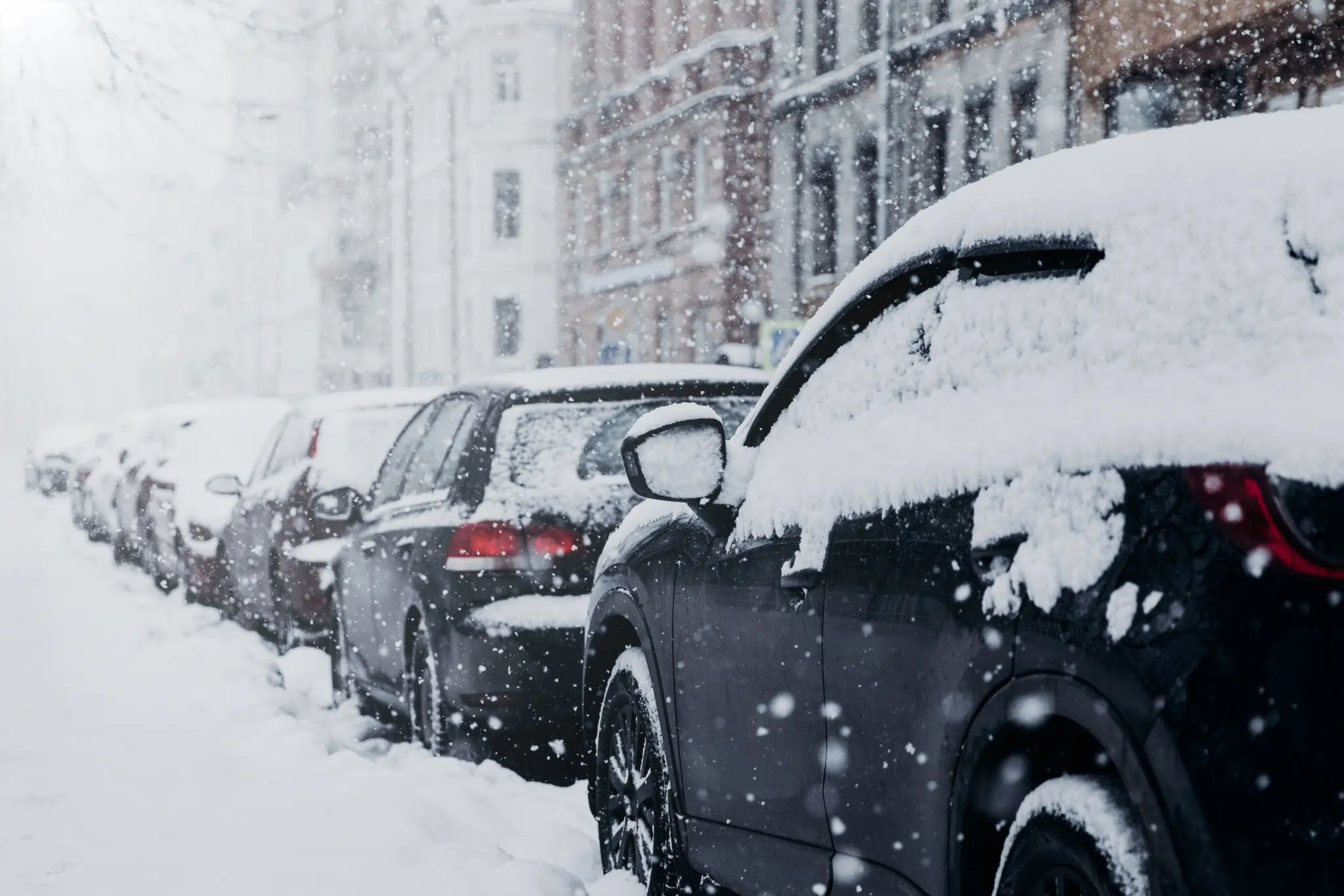 Voitures sous la neige